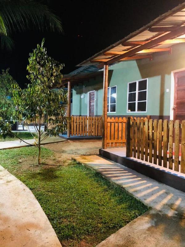 Bb Durio Chalet Kuala Terengganu Bagian luar foto